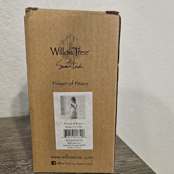 Willow Tree Prayer of Peace Figurine - Picture 2 of 3